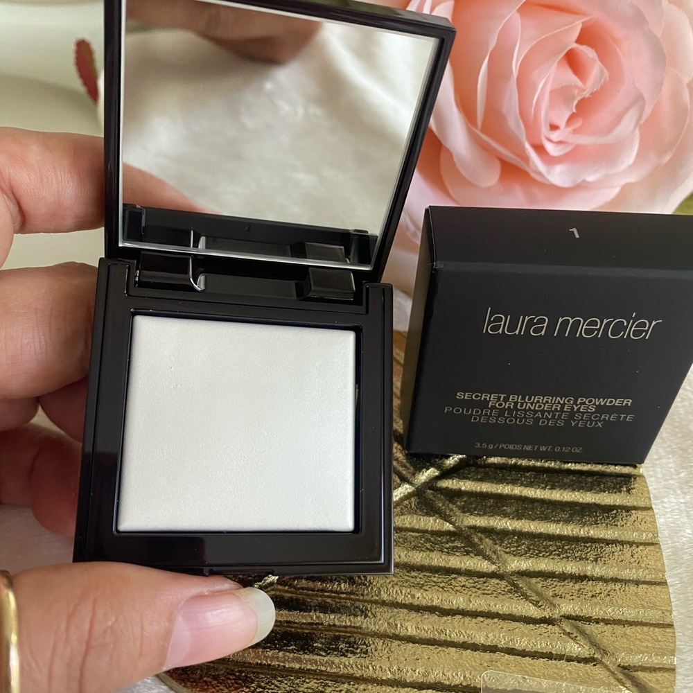 Laura Mercier Secret Blurring Powder for Under Eyes - White - Picture 3 of 7